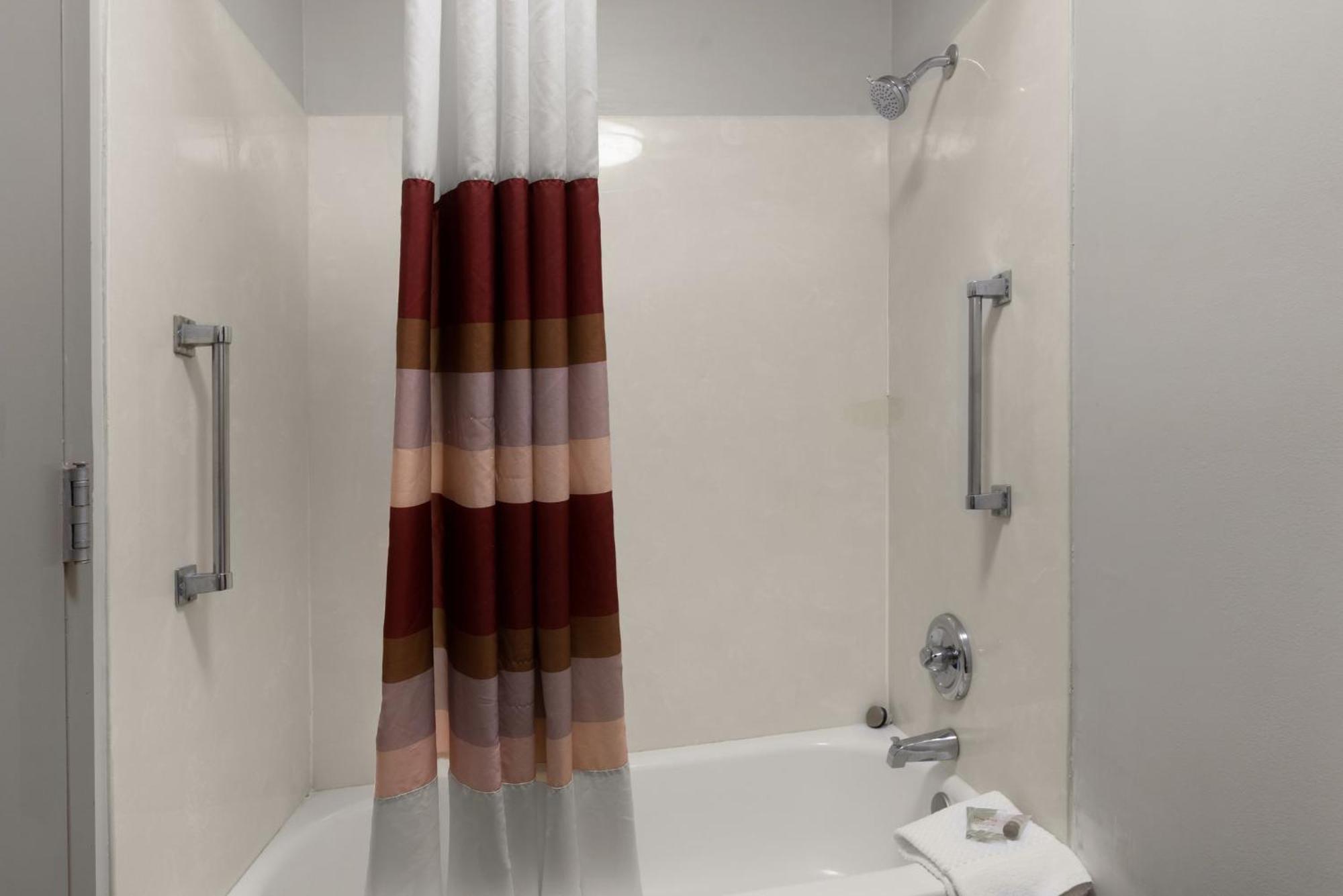 Red Roof Inn & Suites Savannah Airport Pooler Extérieur photo