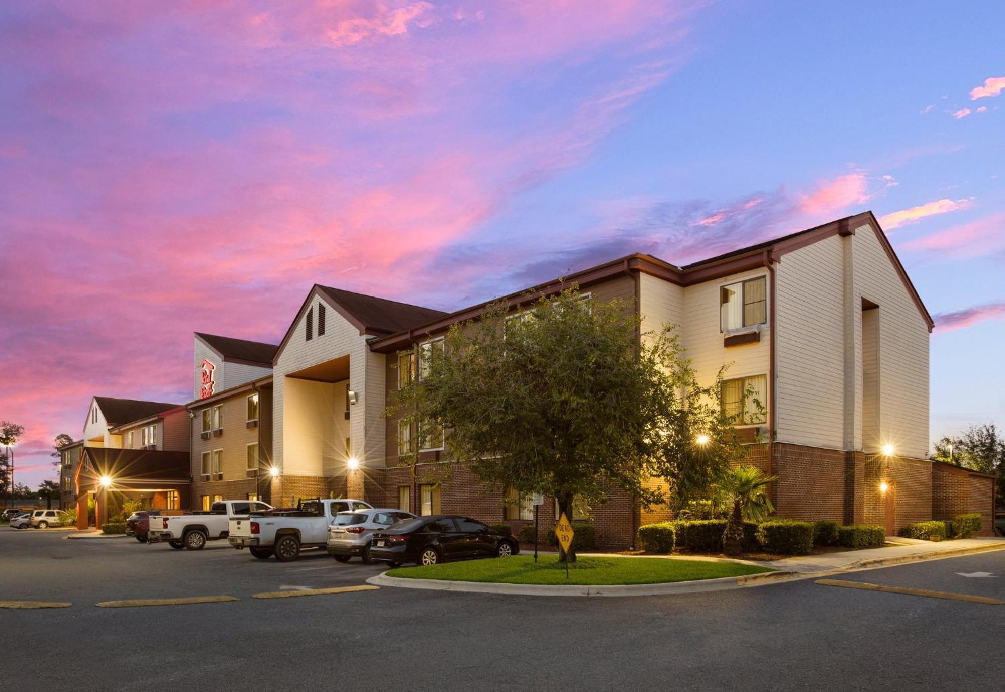 Red Roof Inn & Suites Savannah Airport Pooler Extérieur photo