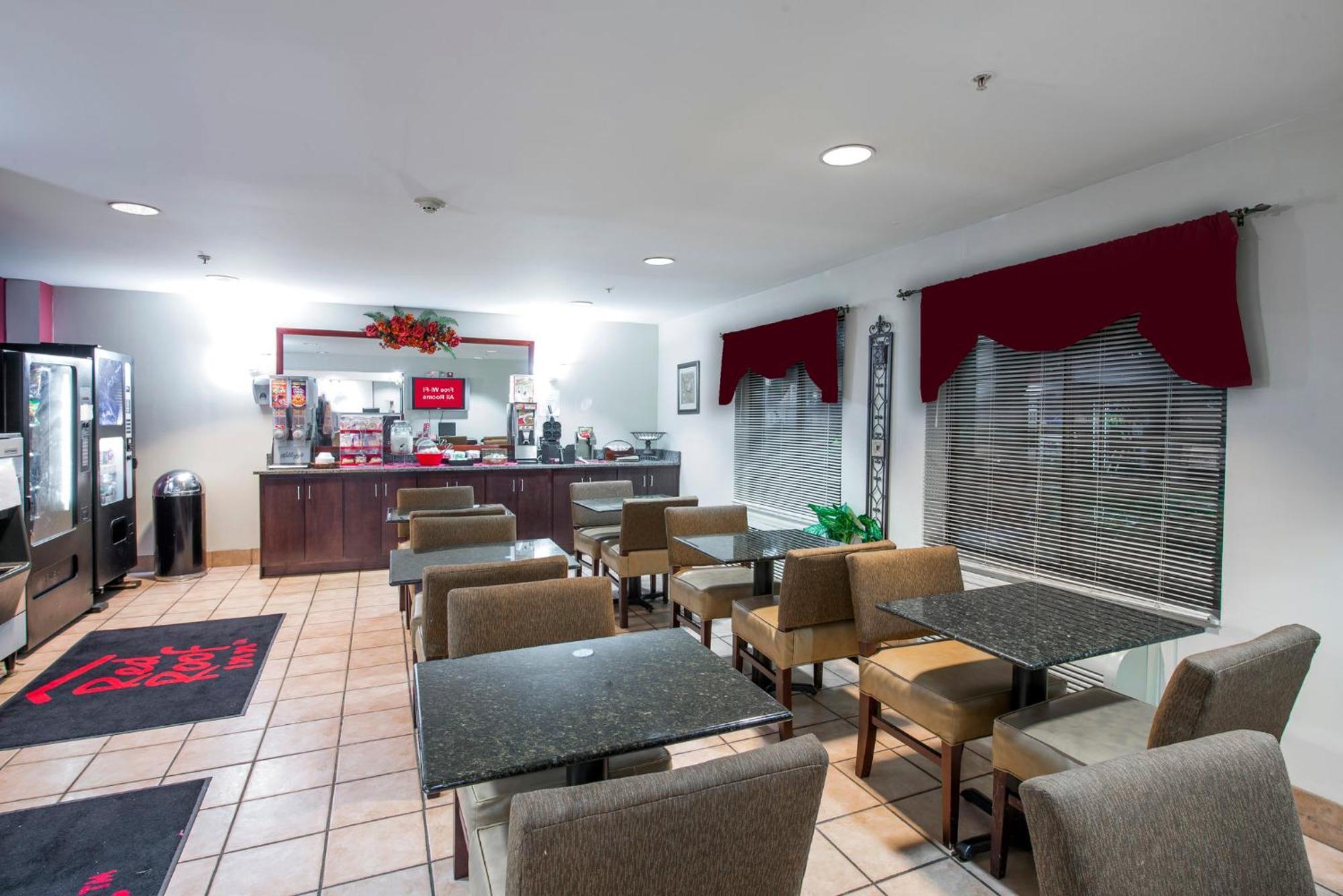 Red Roof Inn & Suites Savannah Airport Pooler Extérieur photo