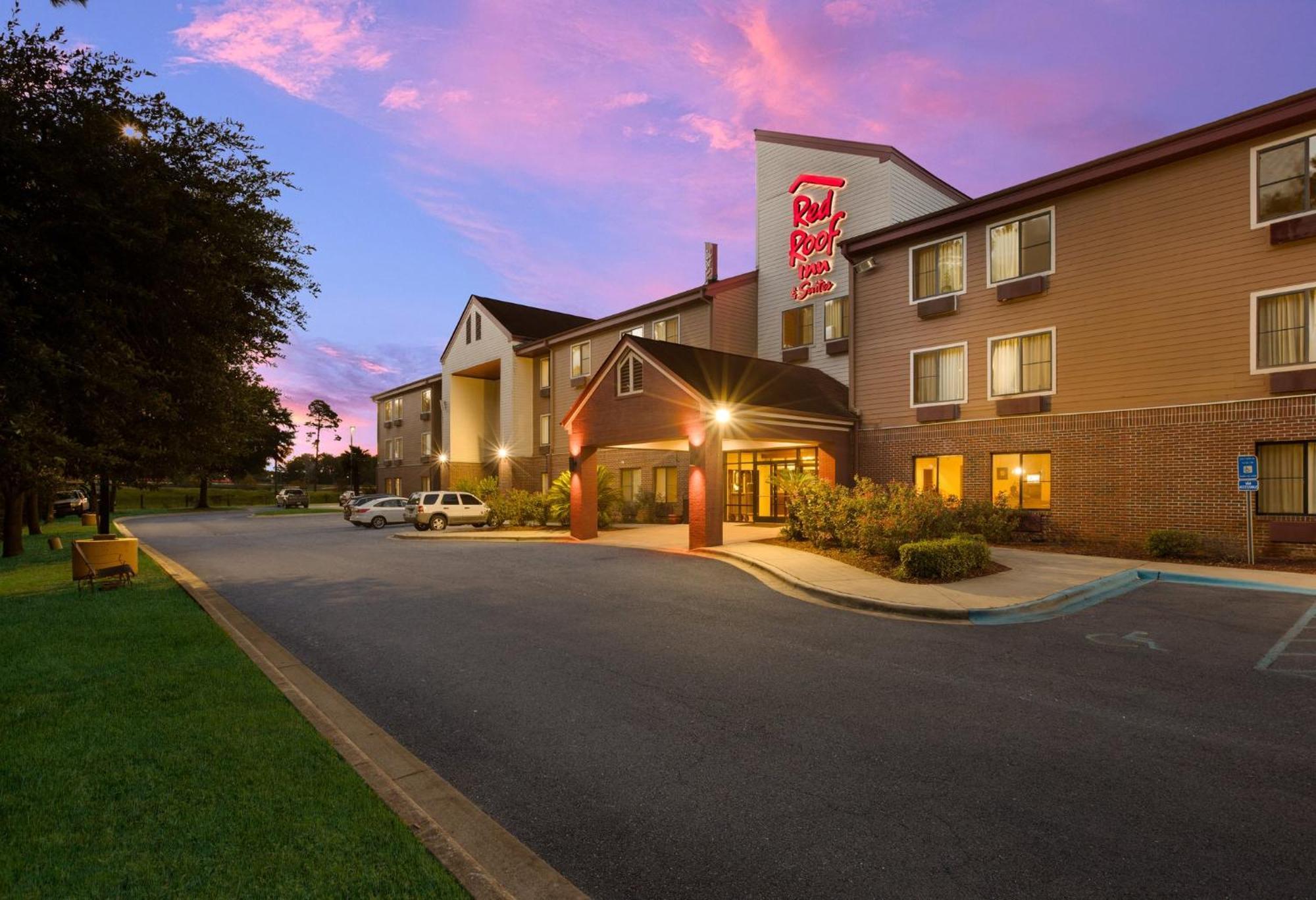 Red Roof Inn & Suites Savannah Airport Pooler Extérieur photo
