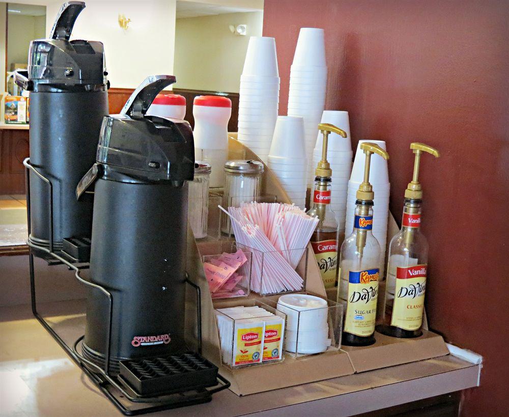 Red Roof Inn & Suites Savannah Airport Pooler Extérieur photo