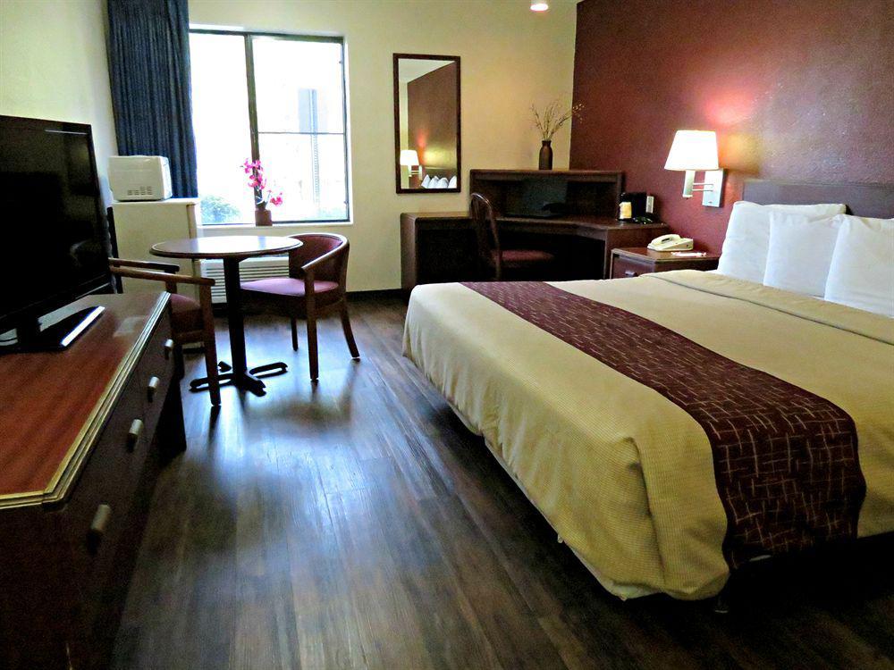 Red Roof Inn & Suites Savannah Airport Pooler Extérieur photo
